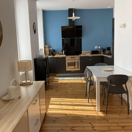 Apartment Beau T3 Lumineux : La Couronne *